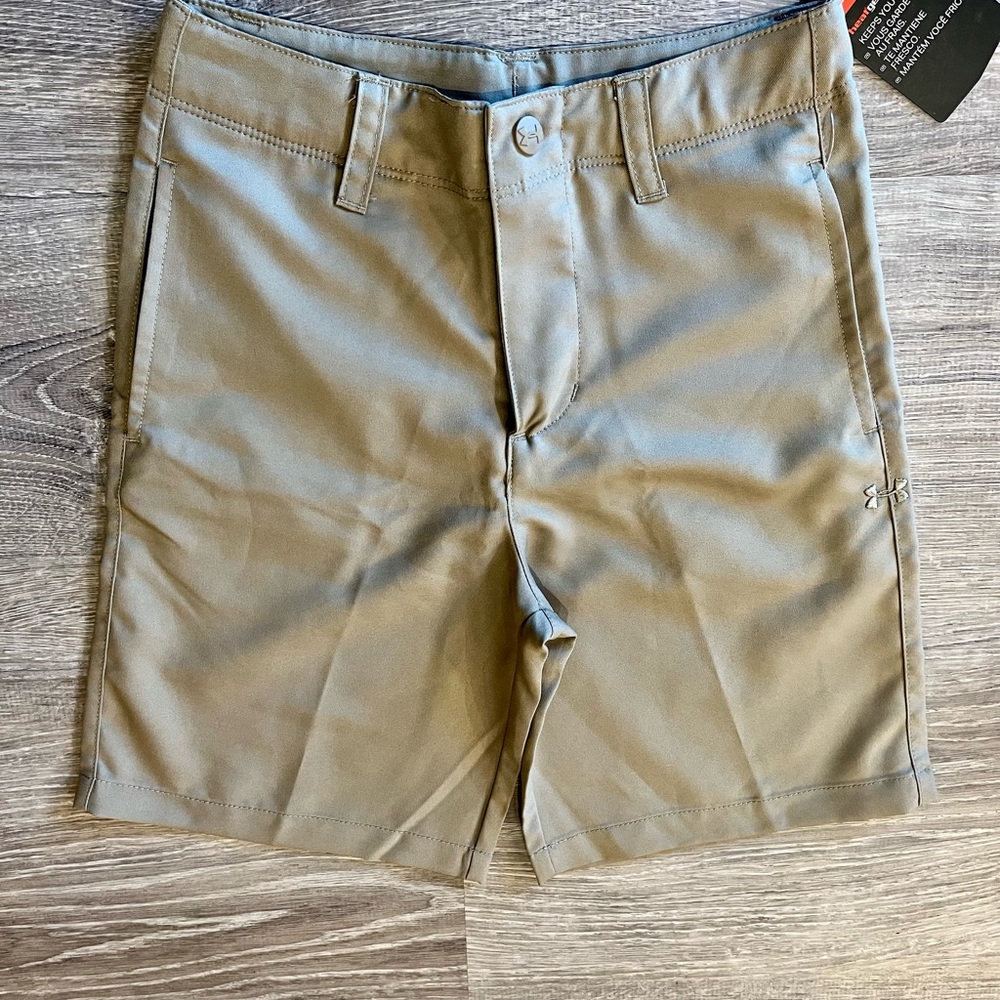 New Under Armour Golf Medal Play Shorts, size 6